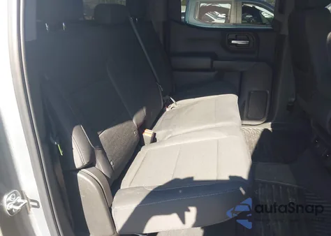 2025 Chevrolet Silverado 1500 4Wd Short Bed Custom Trail Boss z USA, uszkodzony, nr VIN 3GCPKCEK4SG330601